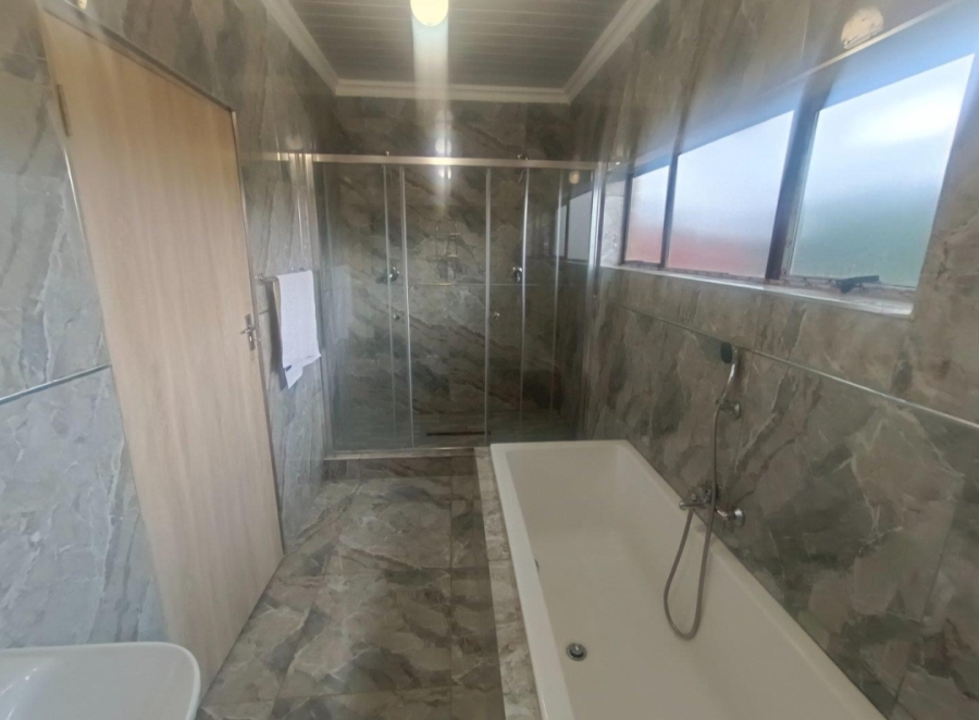 4 Bedroom Property for Sale in Bishops Bay Free State
